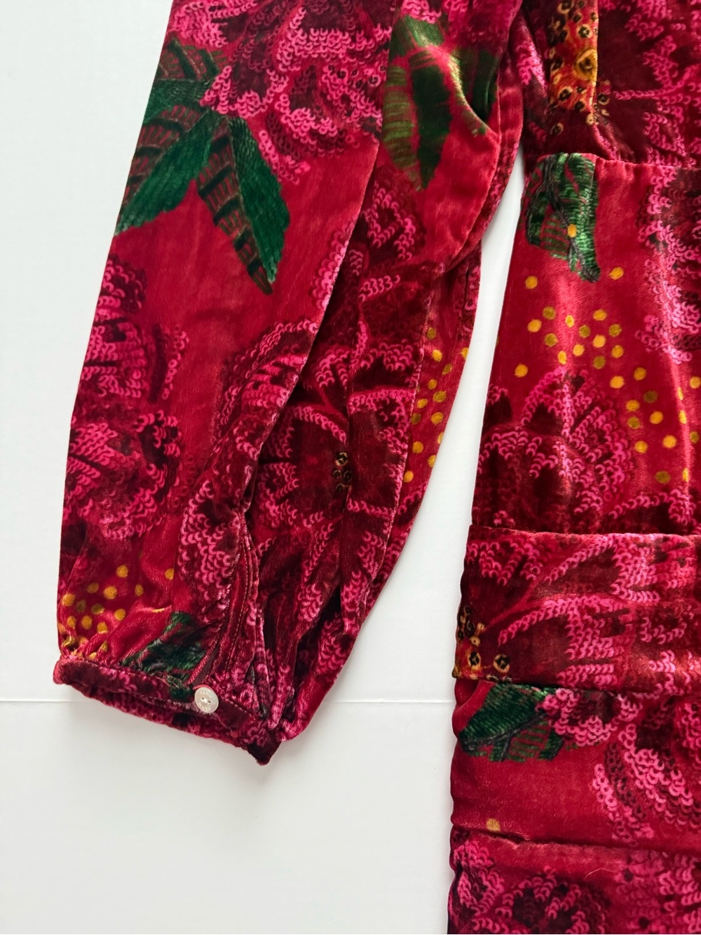 Farm Rio Red Shiny Flowers Velvet Mini Dress Medium Deep V Neck Ruched⁠ - Picture 11 of 16